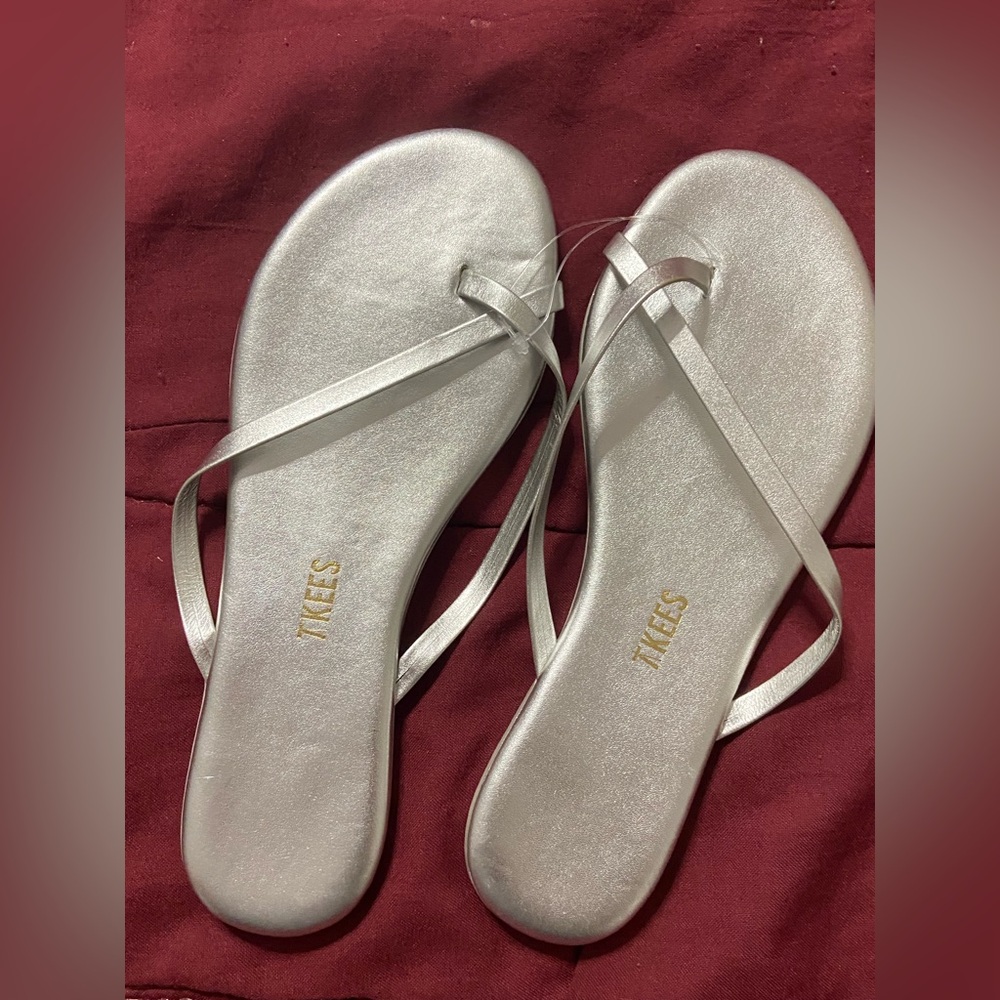 TKEES Metallic Silver Thong Sandals